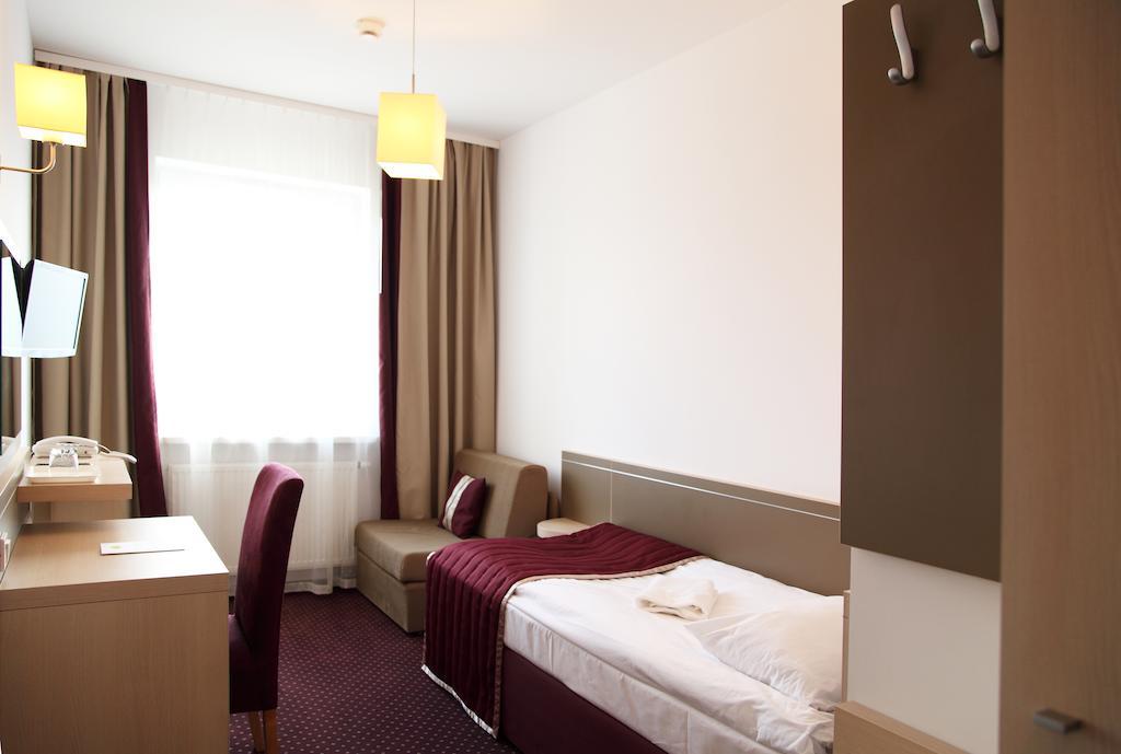 Arche Hotel Siedlce Oda fotoğraf