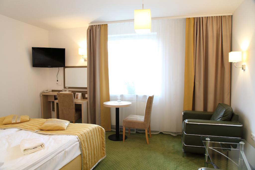 Arche Hotel Siedlce Oda fotoğraf
